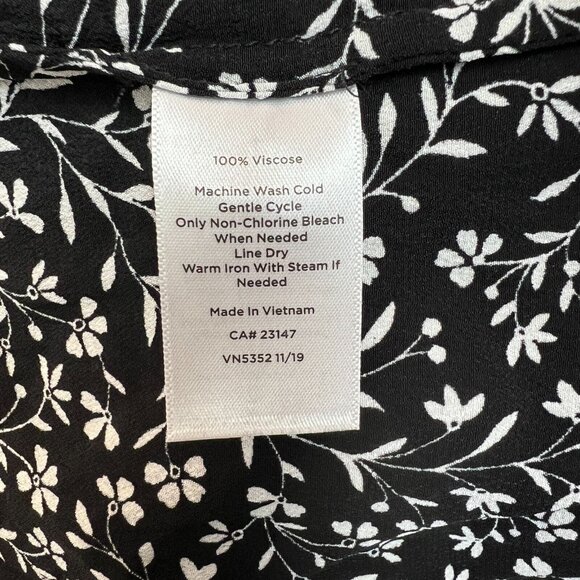 Talbots Blouse Top Womens 14W Black White Floral‎ Short Sleeve Button Up Sheer - Picture 10 of 10